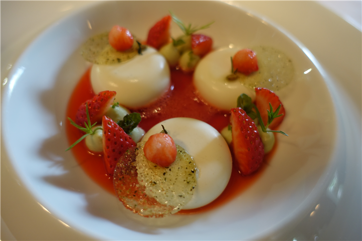 pic 5472 strawberries with sauce-crop-v2.JPG